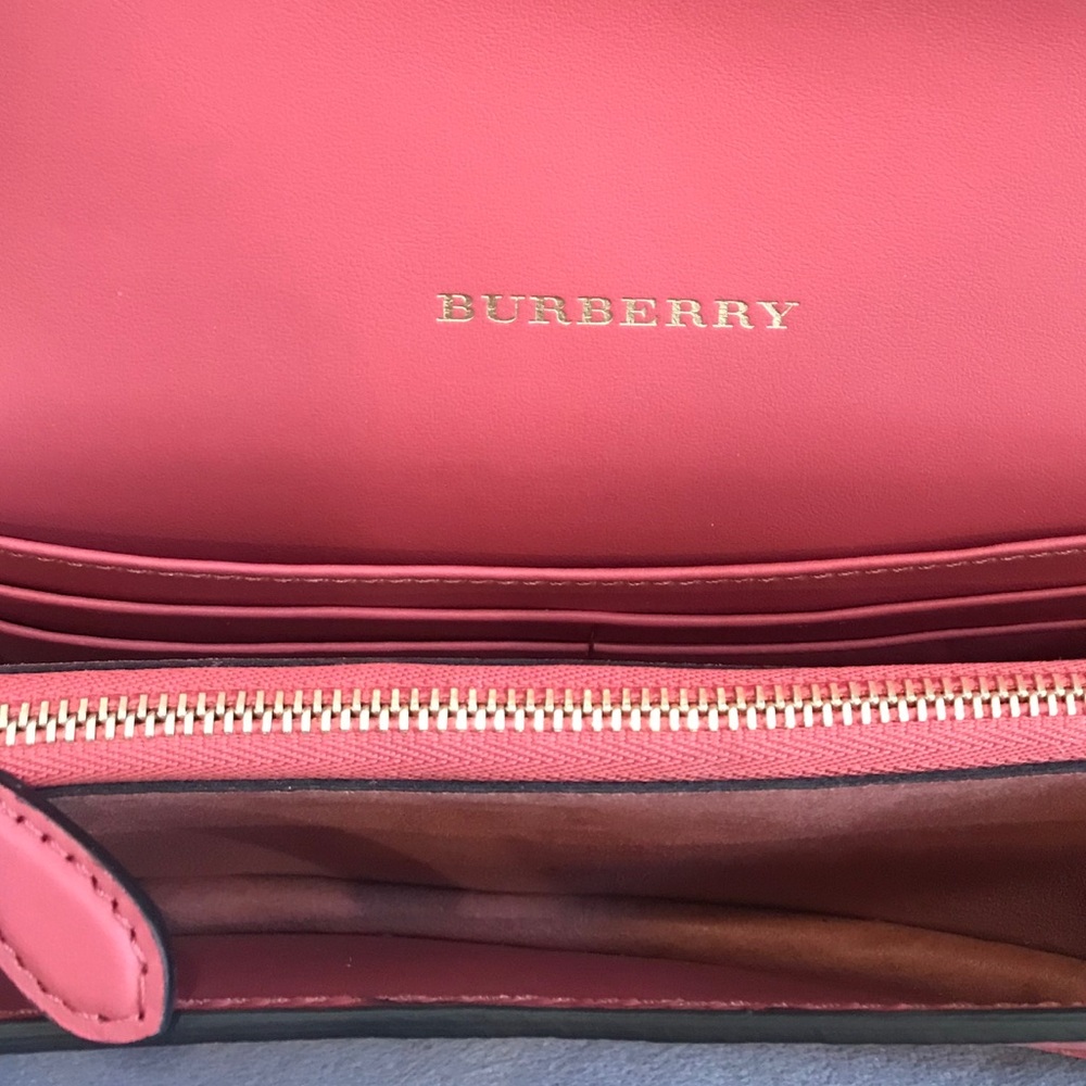🍥SOLD🍥 Burberry Small Buckle Bag Peony Rose - Picture 10 of 11
